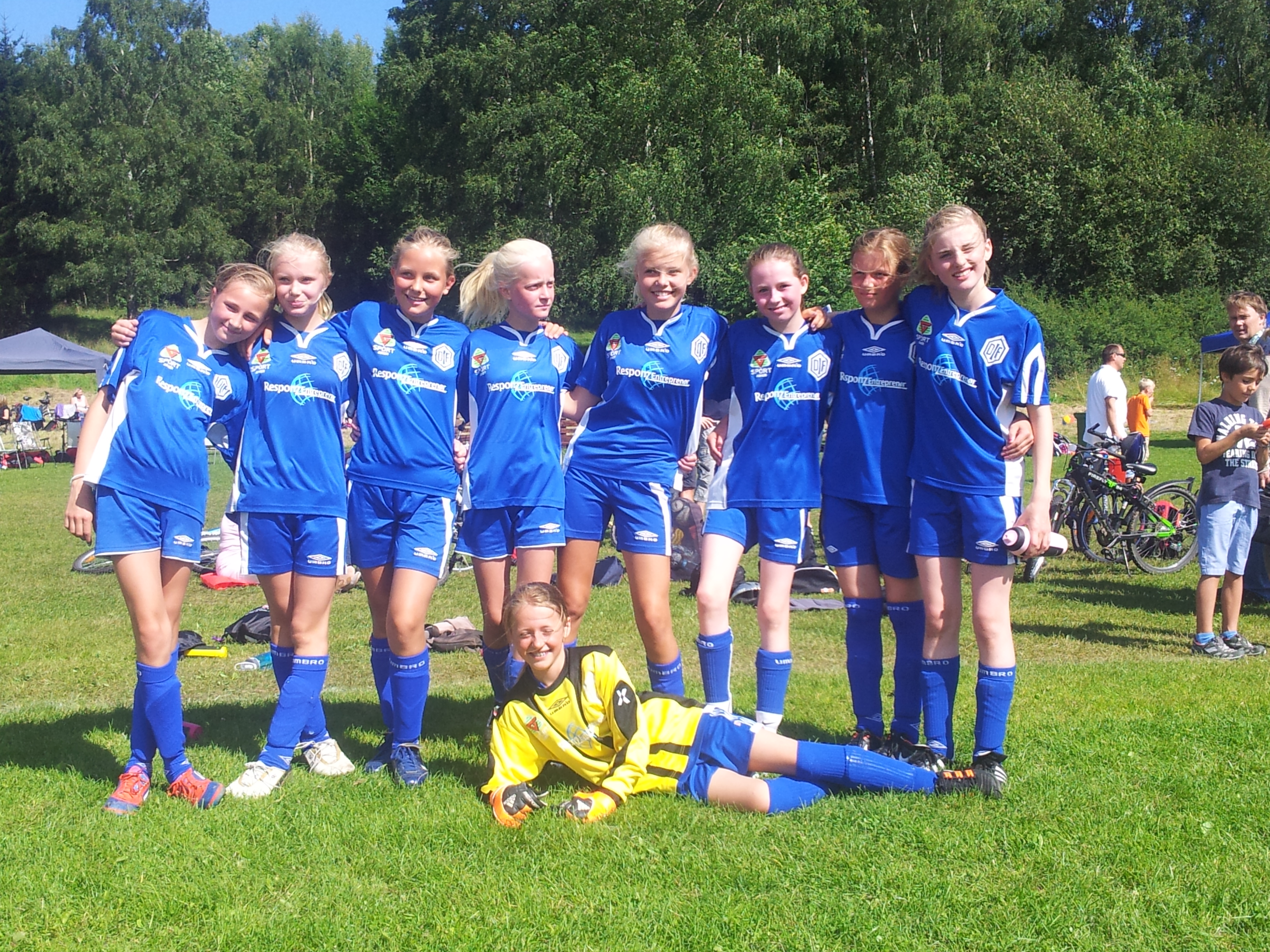 Glade jenter på Norway Cup